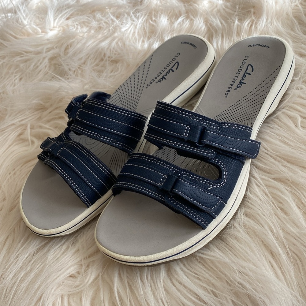 CLARKS Cloud stepper's sandals